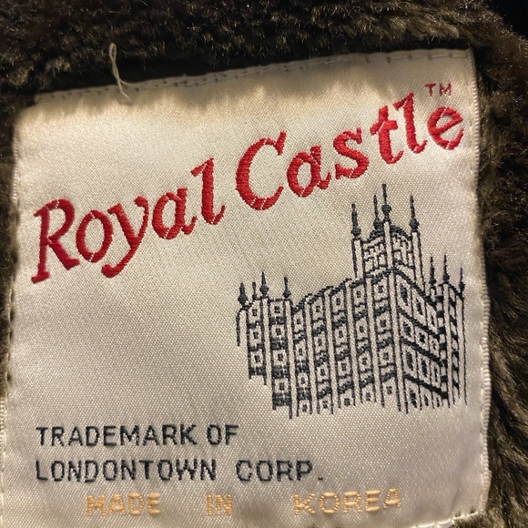 Formal lined raincoat. - Picture 6 of 6